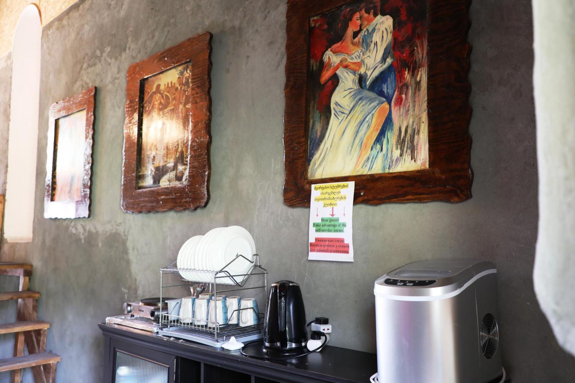 Nadia Guesthouse メスティア エクステリア 写真