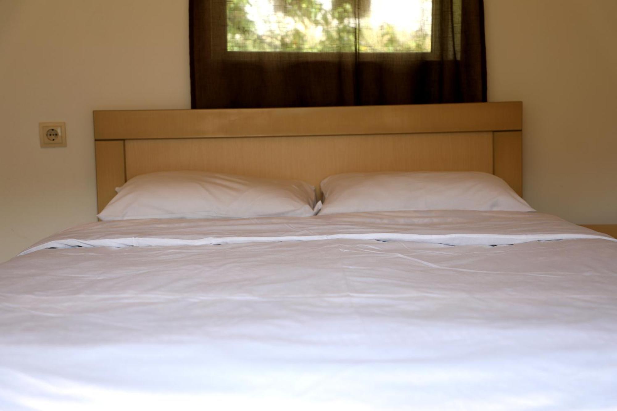 Nadia Guesthouse メスティア エクステリア 写真