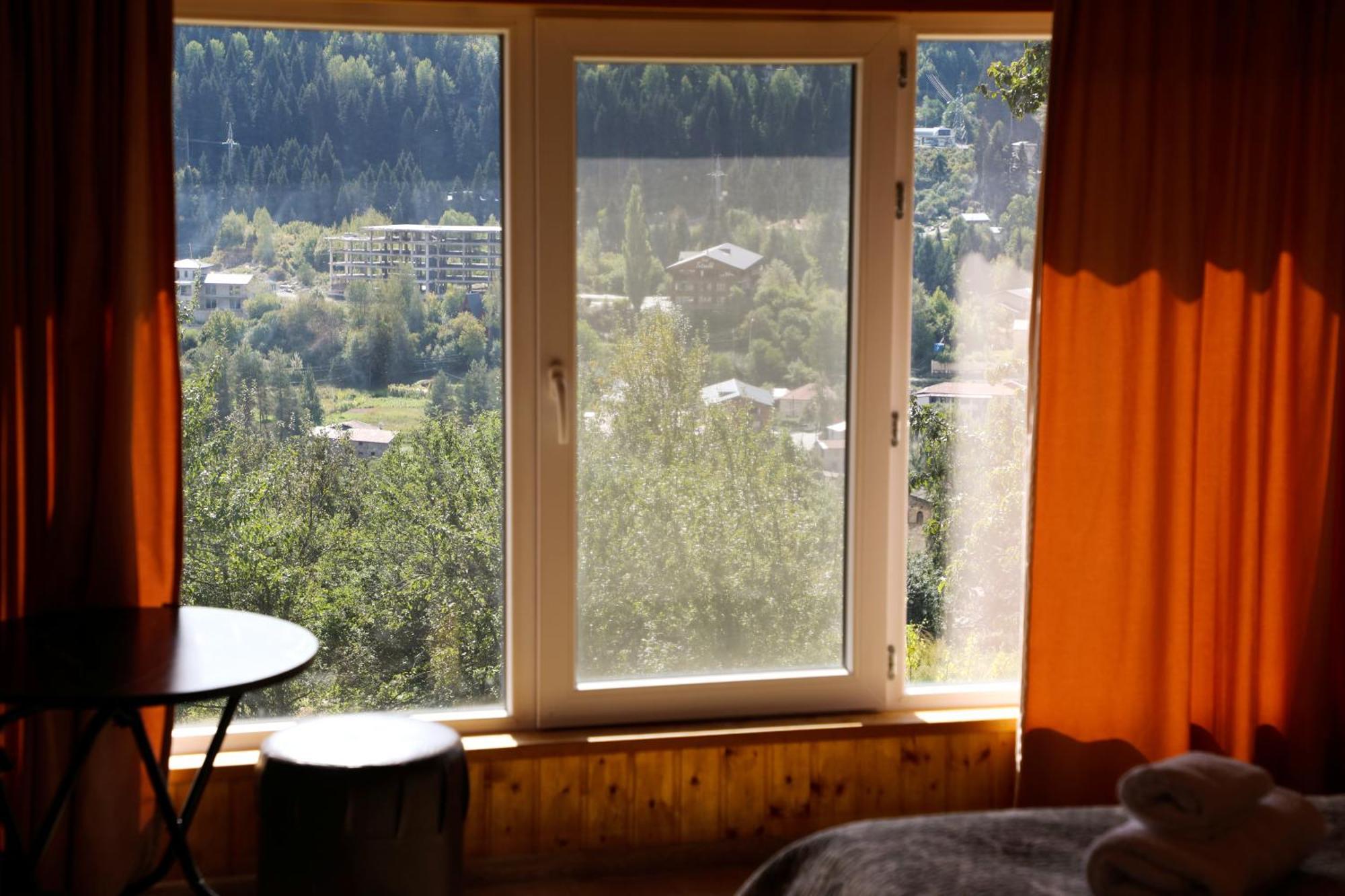 Nadia Guesthouse メスティア エクステリア 写真