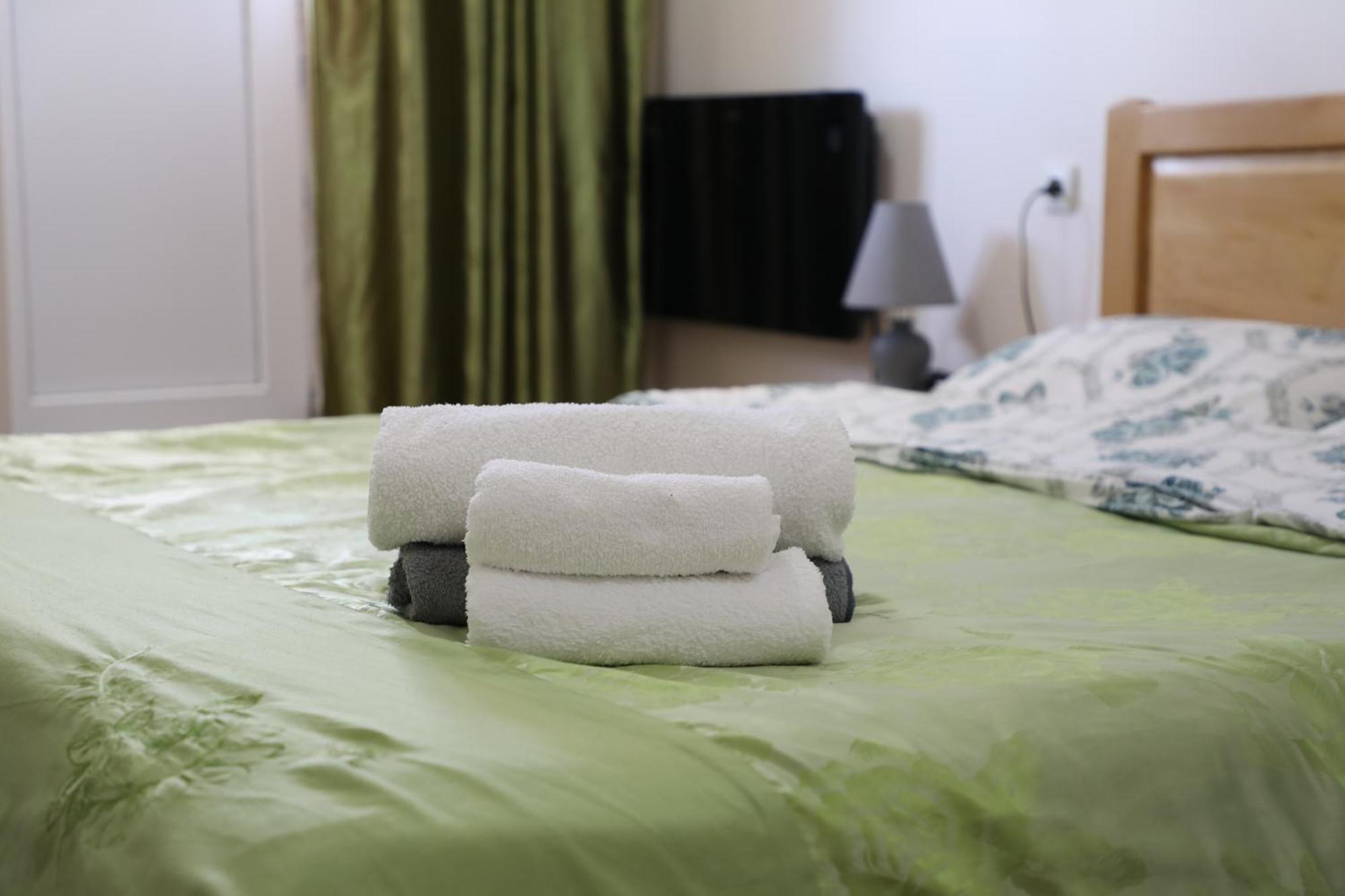 Nadia Guesthouse メスティア エクステリア 写真