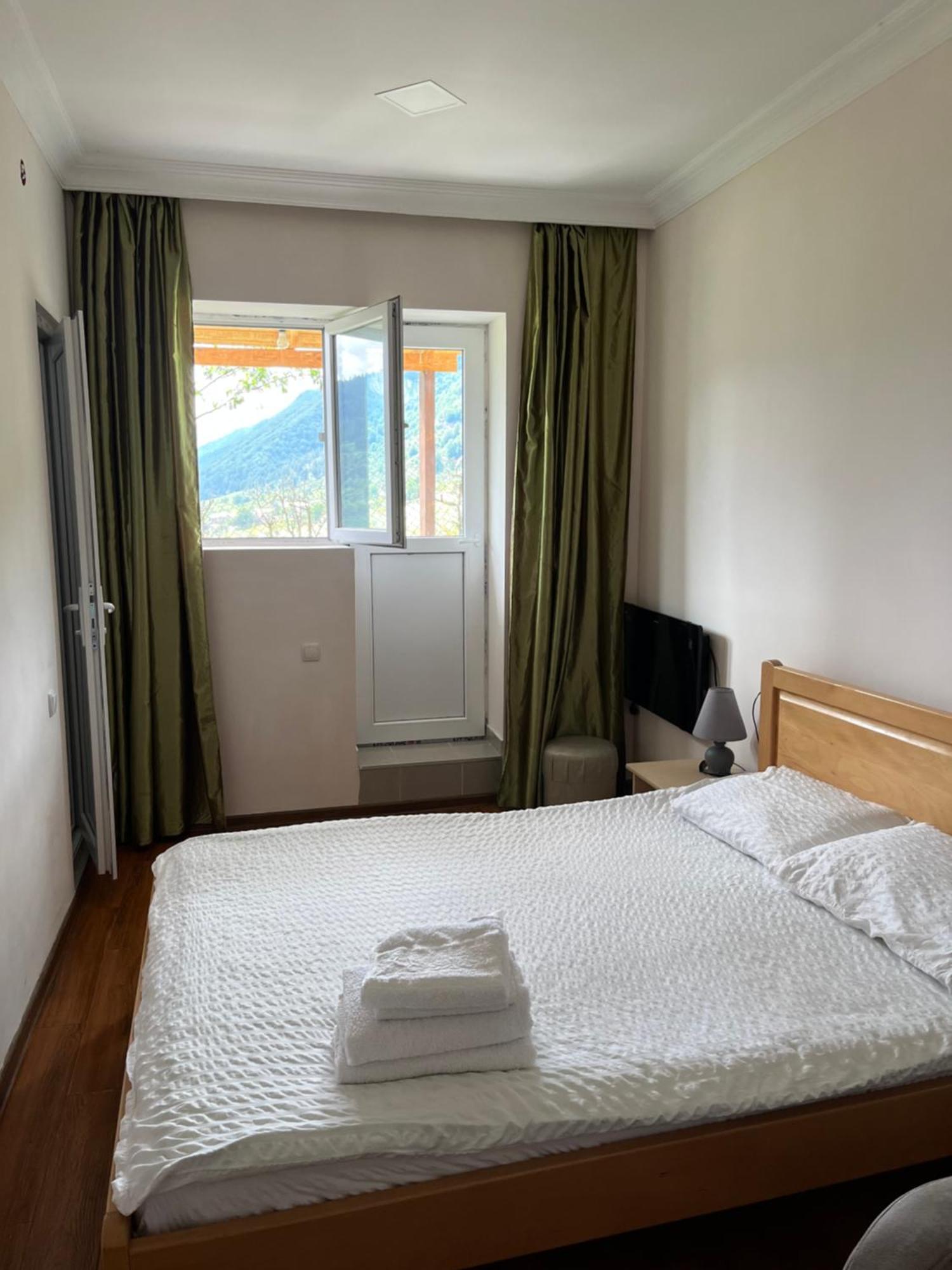 Nadia Guesthouse メスティア エクステリア 写真