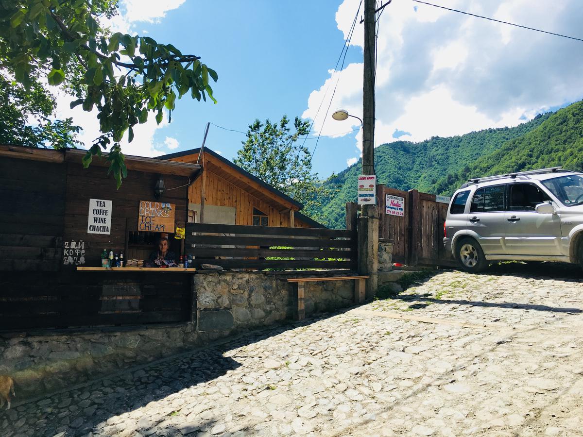 Nadia Guesthouse メスティア エクステリア 写真